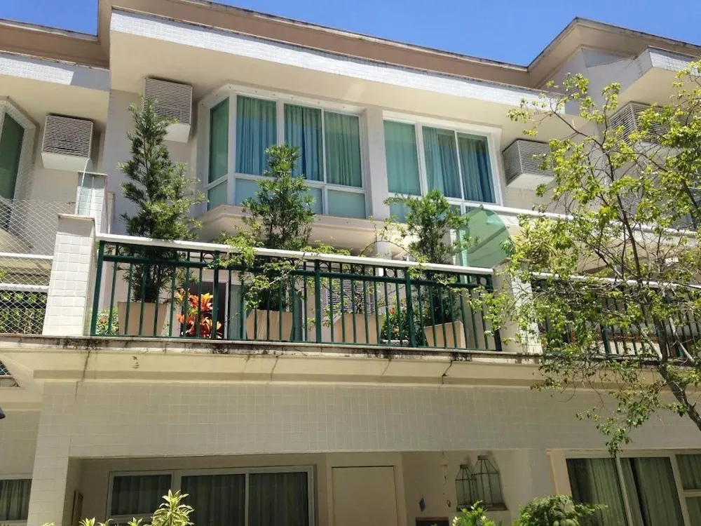 Casa, 3 quartos, 222 m² - Foto 1