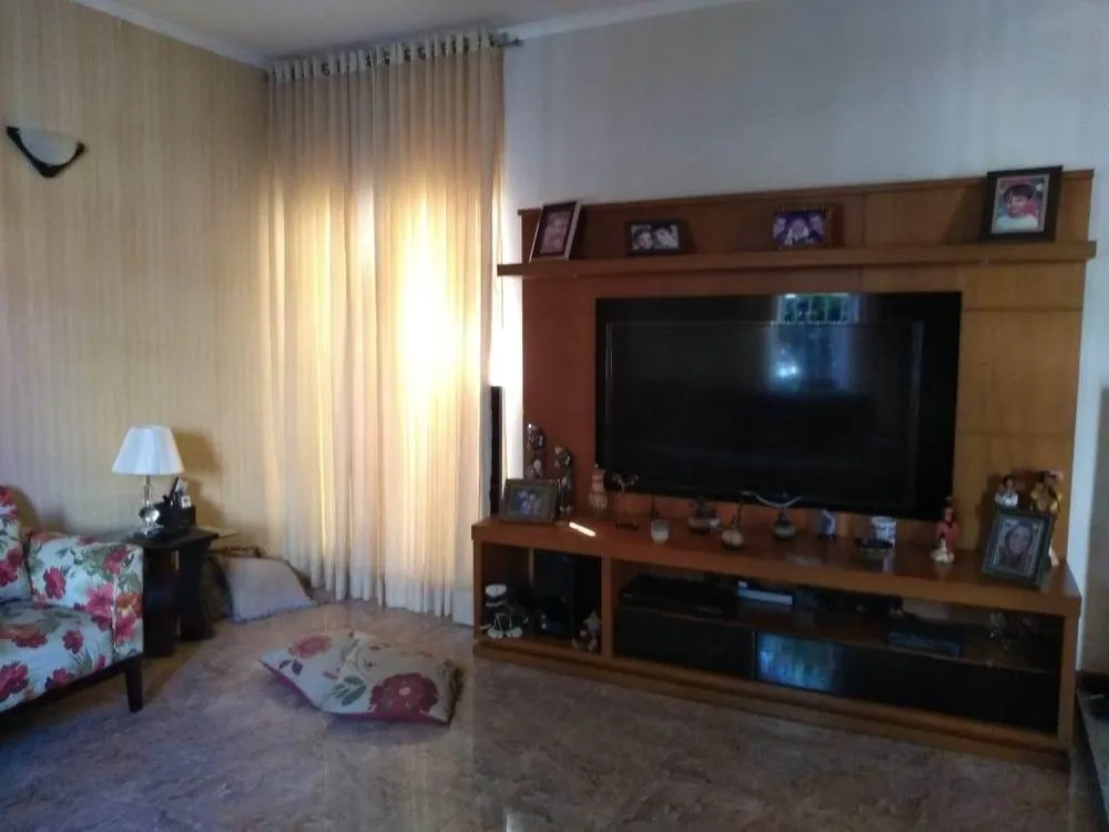 Casa, 5 quartos, 260 m² - Foto 1