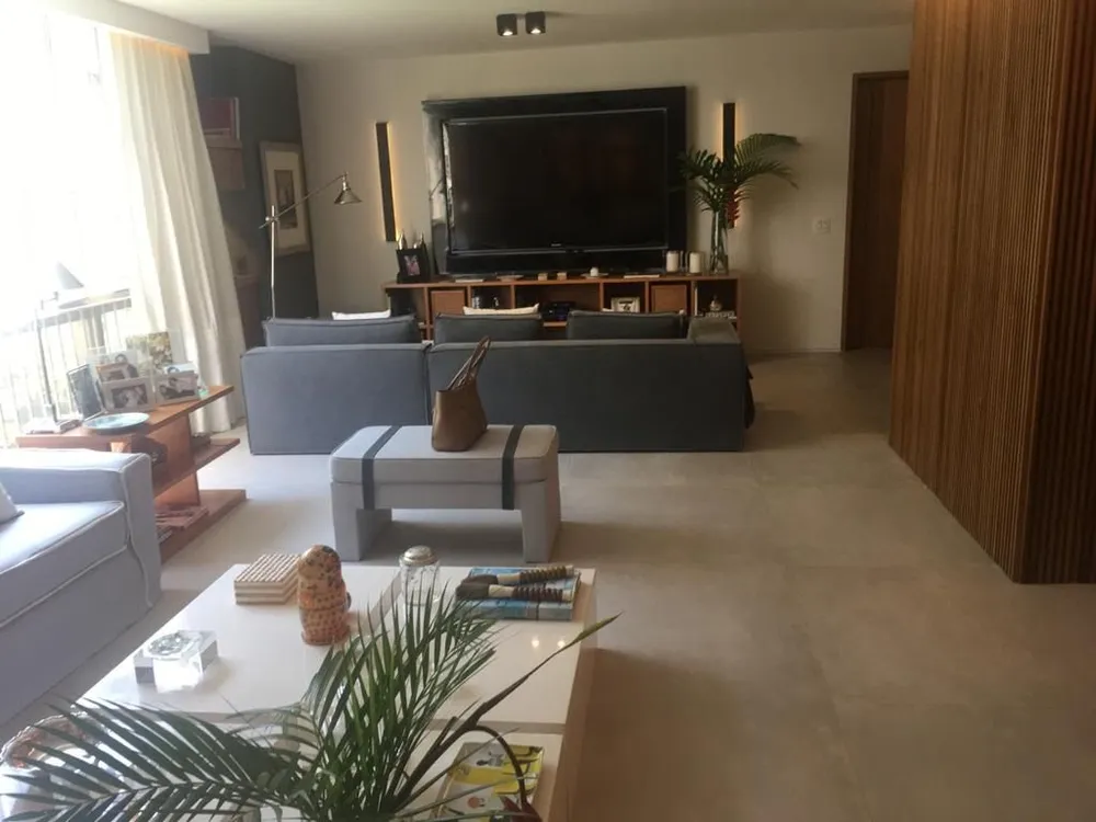 Apartamento, 3 quartos, 200 m² - Foto 1