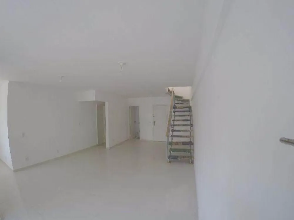Cobertura, 3 quartos, 230 m² - Foto 2
