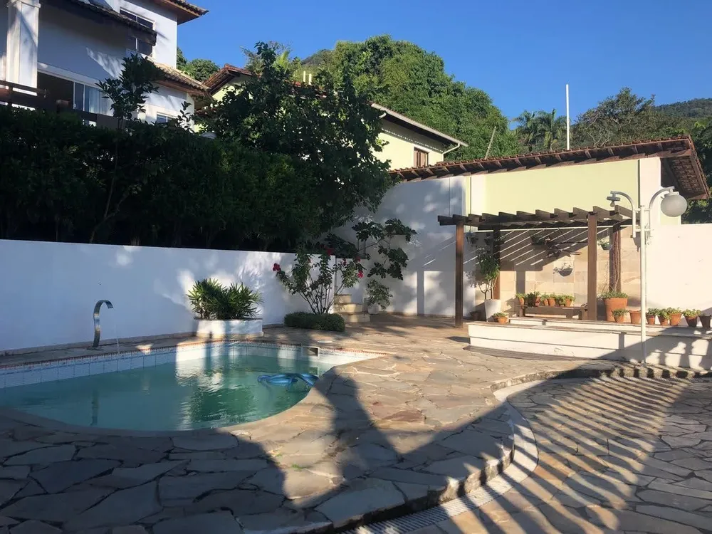 Casa, 4 quartos, 353 m² - Foto 1