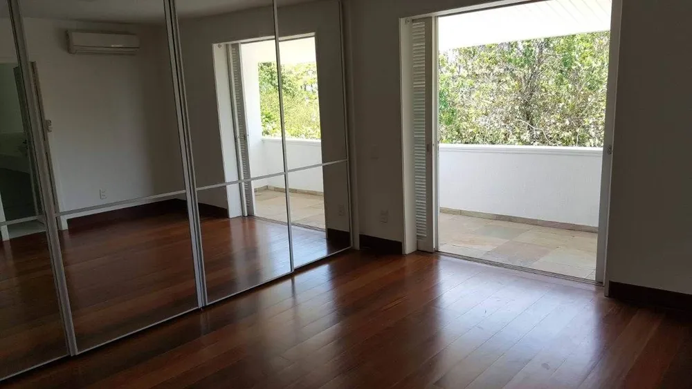 Casa, 6 quartos, 1360 m² - Foto 4