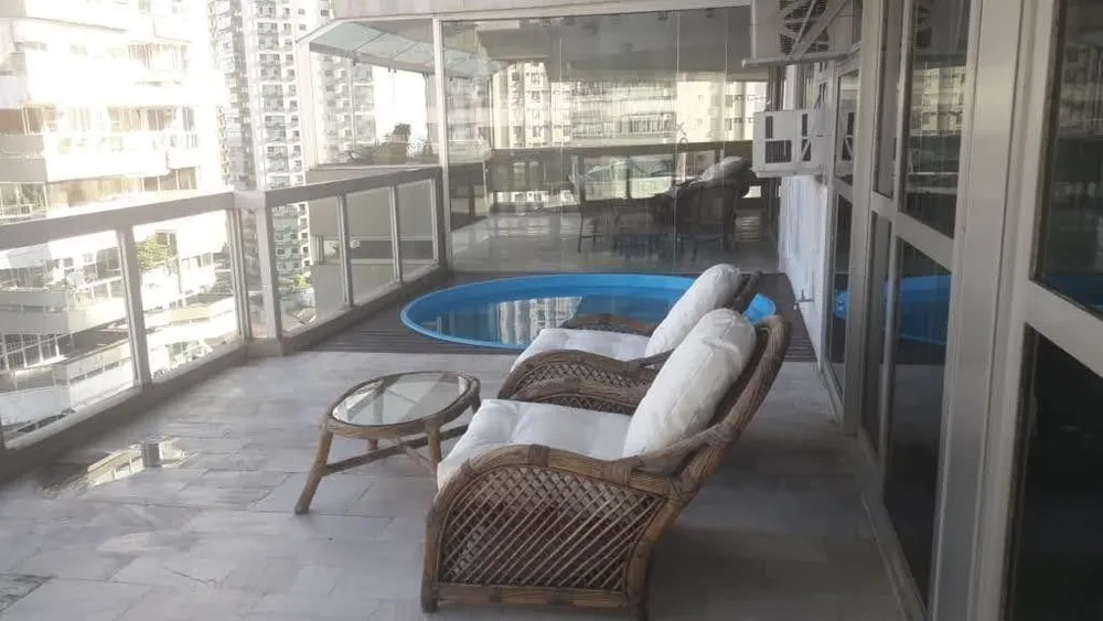 Apartamento, 3 quartos, 225 m² - Foto 1