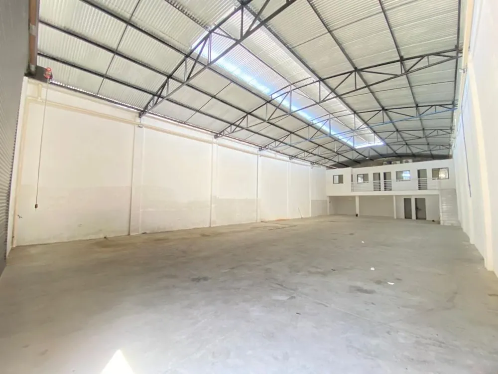 Depósito-Galpão, 380 m² - Foto 1