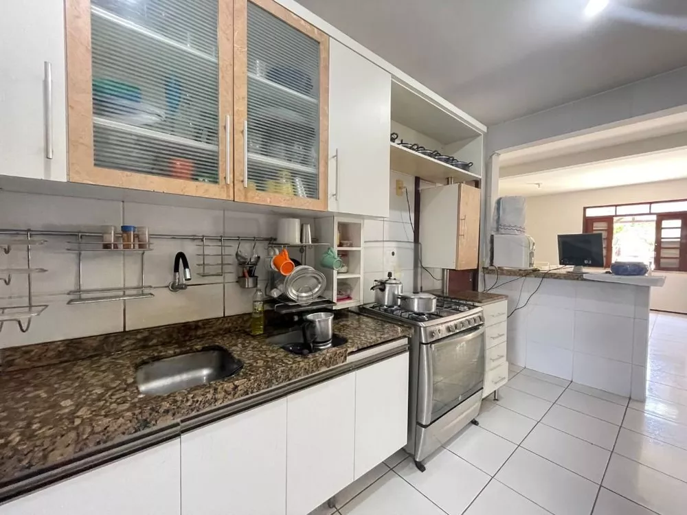 Chácara à venda e aluguel com 2 quartos, 240m² - Foto 12