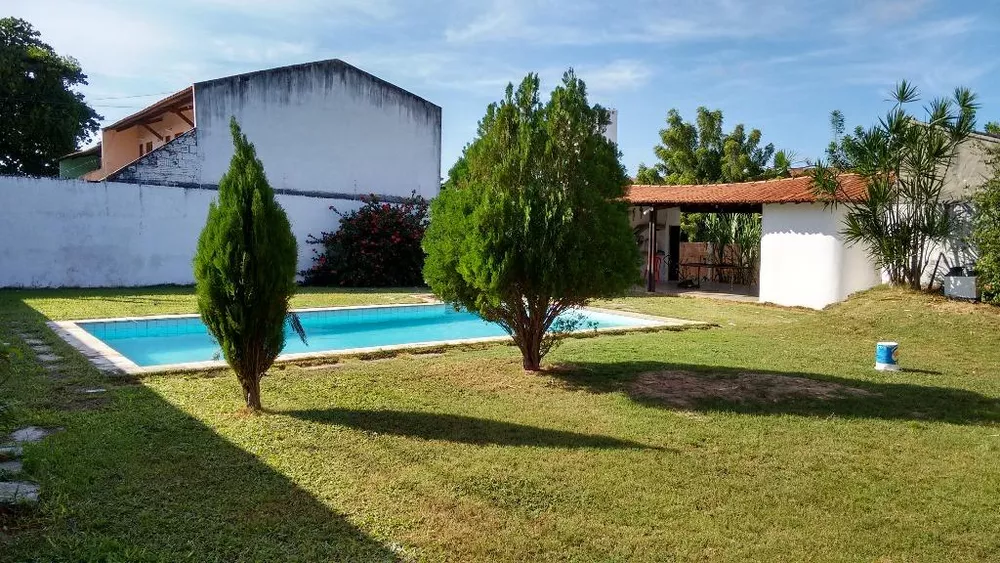 Casa à venda com 3 quartos, 300m² - Foto 1