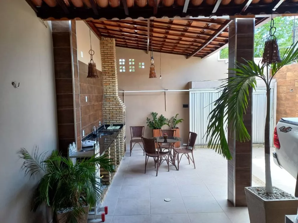 Casa à venda com 3 quartos, 115m² - Foto 1