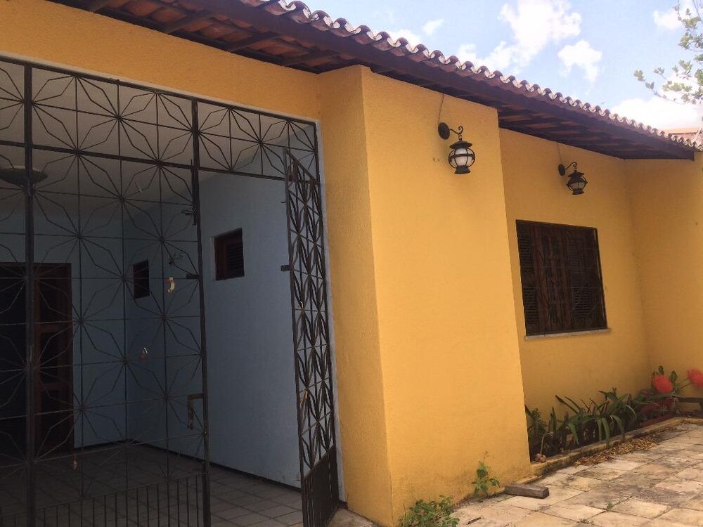 Casa à venda com 3 quartos, 120m² - Foto 1