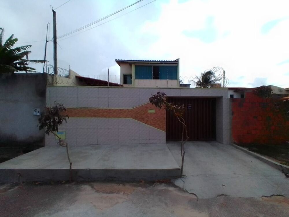 Casa à venda com 4 quartos, 176m² - Foto 1