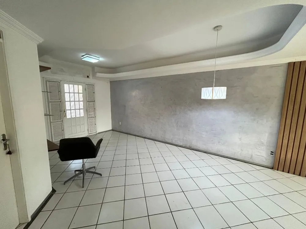 Casa, 5 quartos, 220 m² - Foto 2