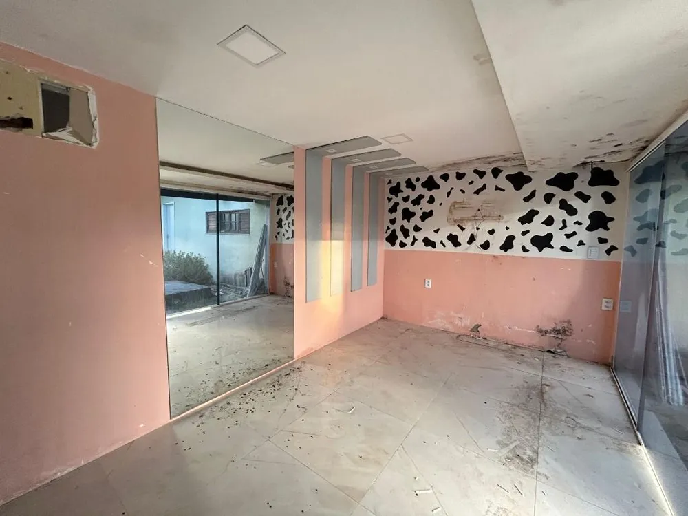 Casa, 5 quartos, 220 m² - Foto 9