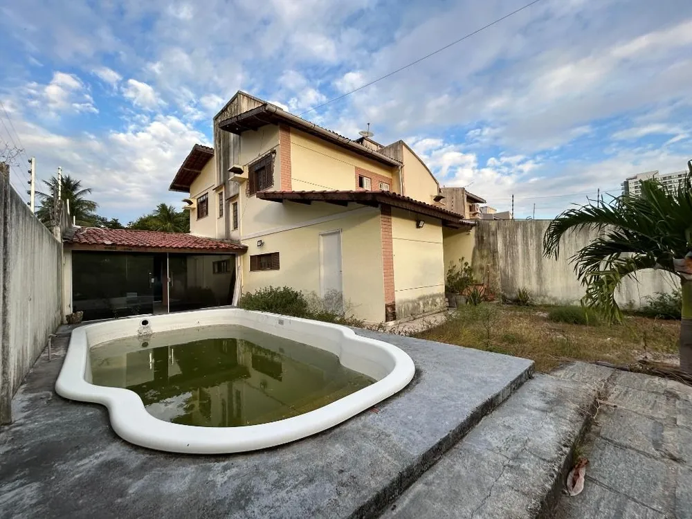 Casa, 5 quartos, 220 m² - Foto 1