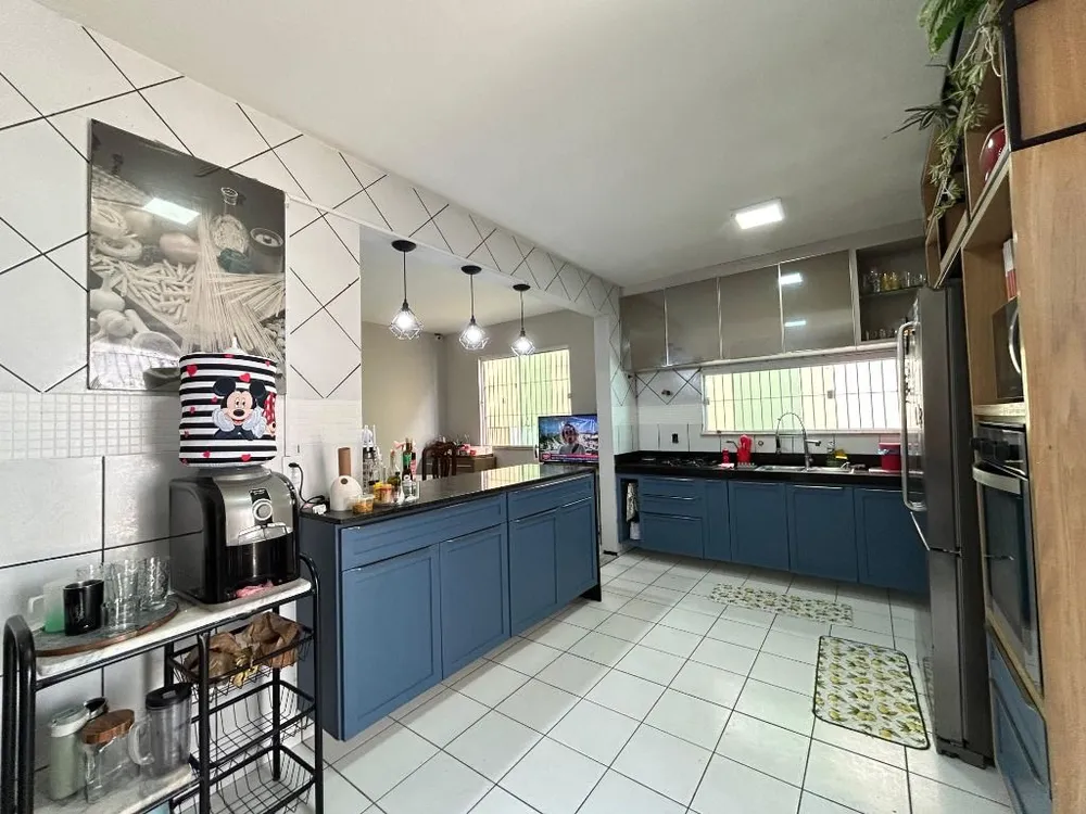 Casa, 4 quartos, 250 m² - Foto 1