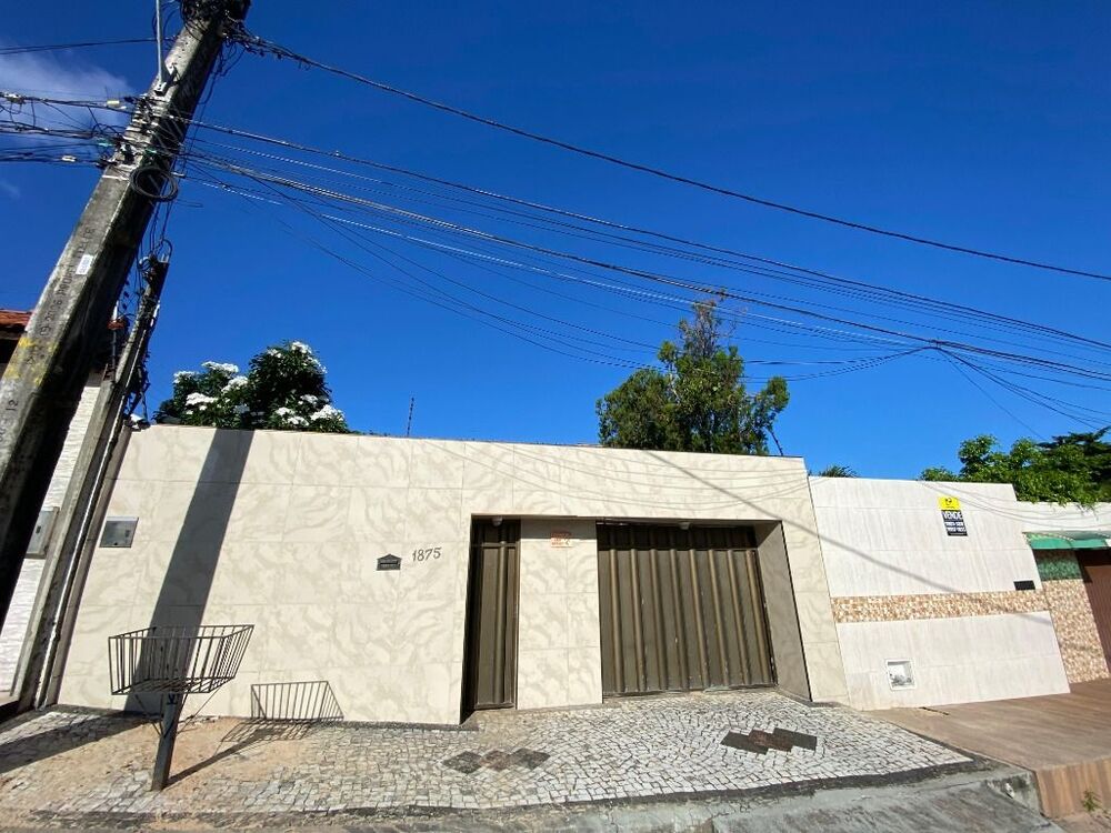 Casa à venda com 3 quartos, 120m² - Foto 1