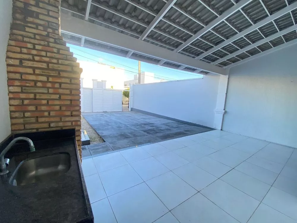 Casa à venda com 3 quartos, 175m² - Foto 2