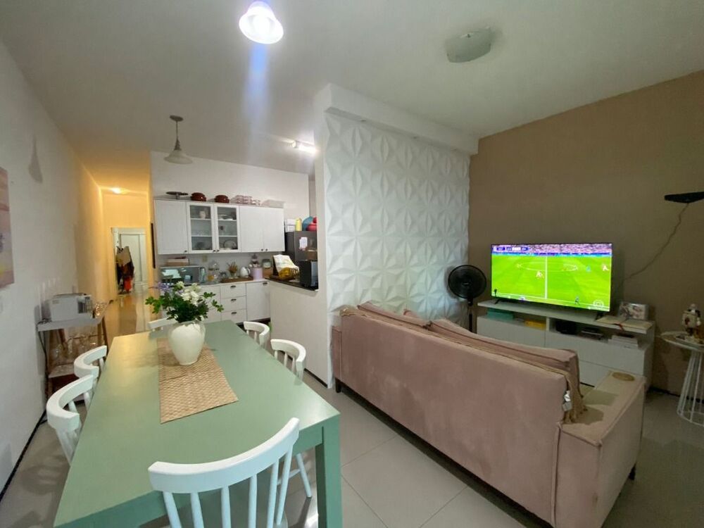 Casa à venda com 3 quartos, 110m² - Foto 1