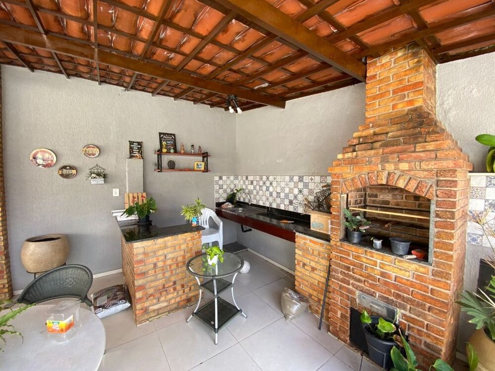 Casa de Condomínio à venda com 4 quartos, 203m² - Foto 1