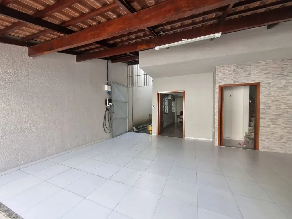 Casa, 5 quartos, 168 m² - Foto 1