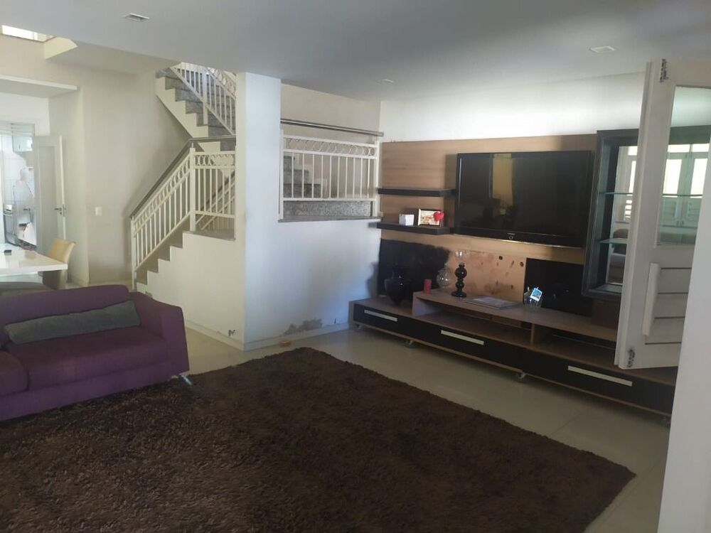 Casa à venda e aluguel com 4 quartos, 250m² - Foto 2