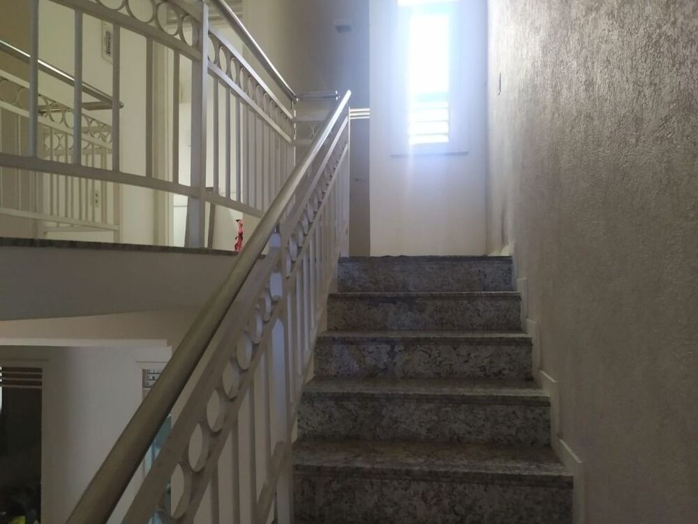 Casa à venda e aluguel com 4 quartos, 250m² - Foto 4