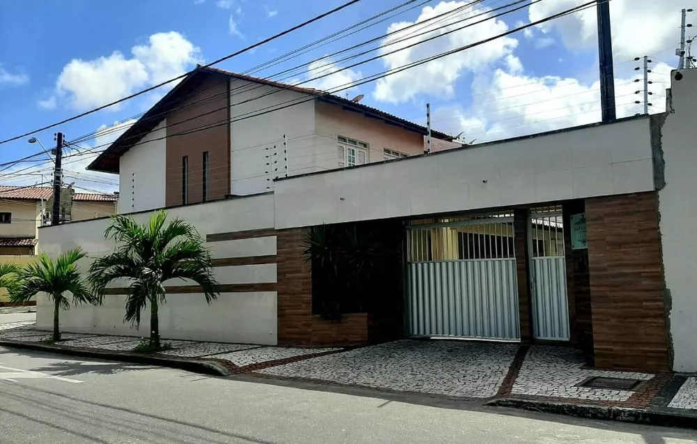 Casa de Condomínio à venda com 4 quartos, 133m² - Foto 2