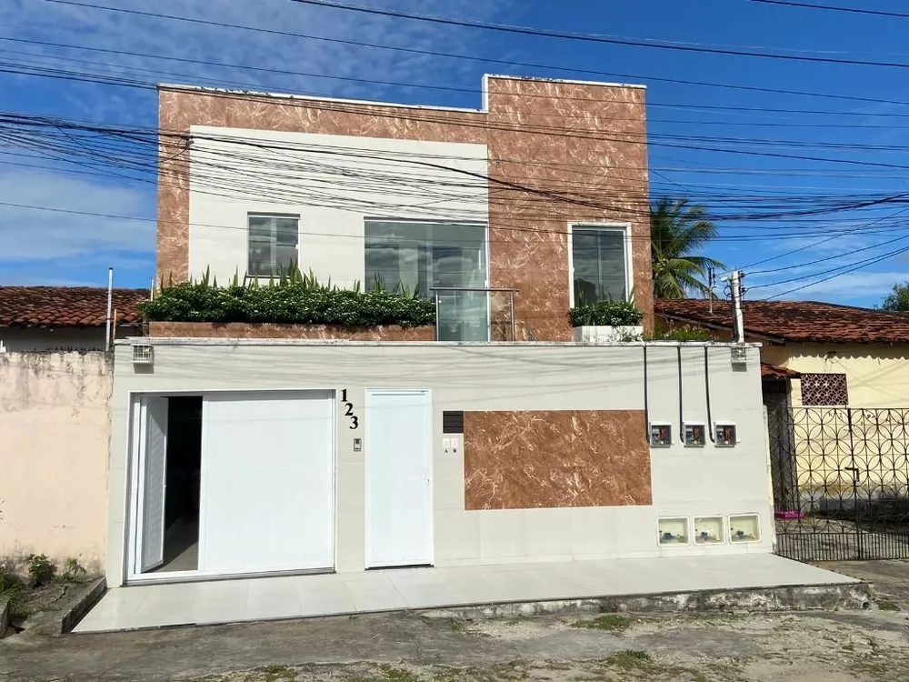 Casa à venda com 3 quartos, 168m² - Foto 1