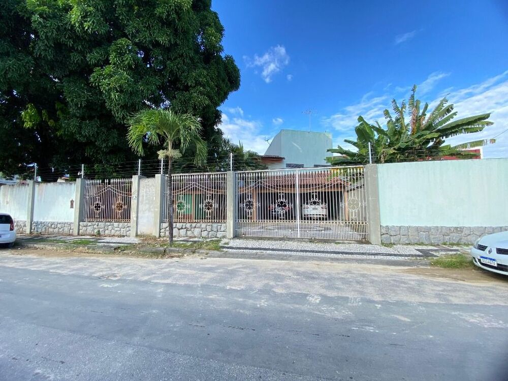 Casa à venda com 6 quartos, 565m² - Foto 2