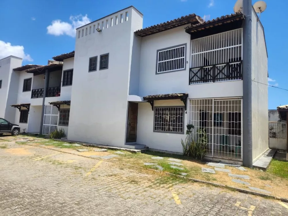 Casa à venda com 3 quartos, 81m² - Foto 1