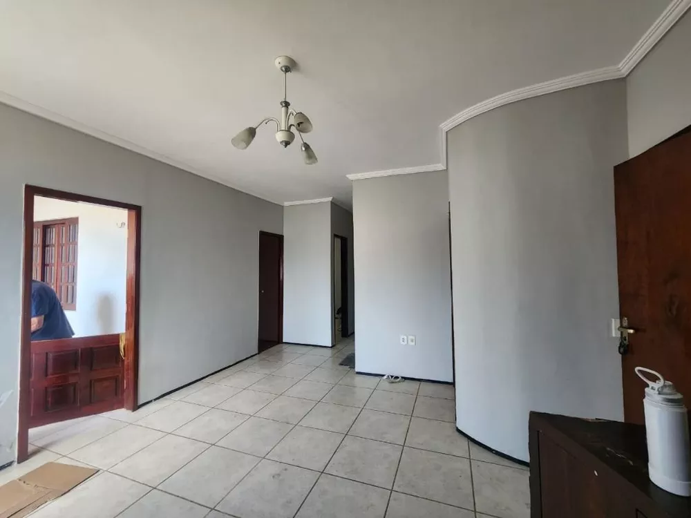 Casa à venda com 3 quartos, 81m² - Foto 3