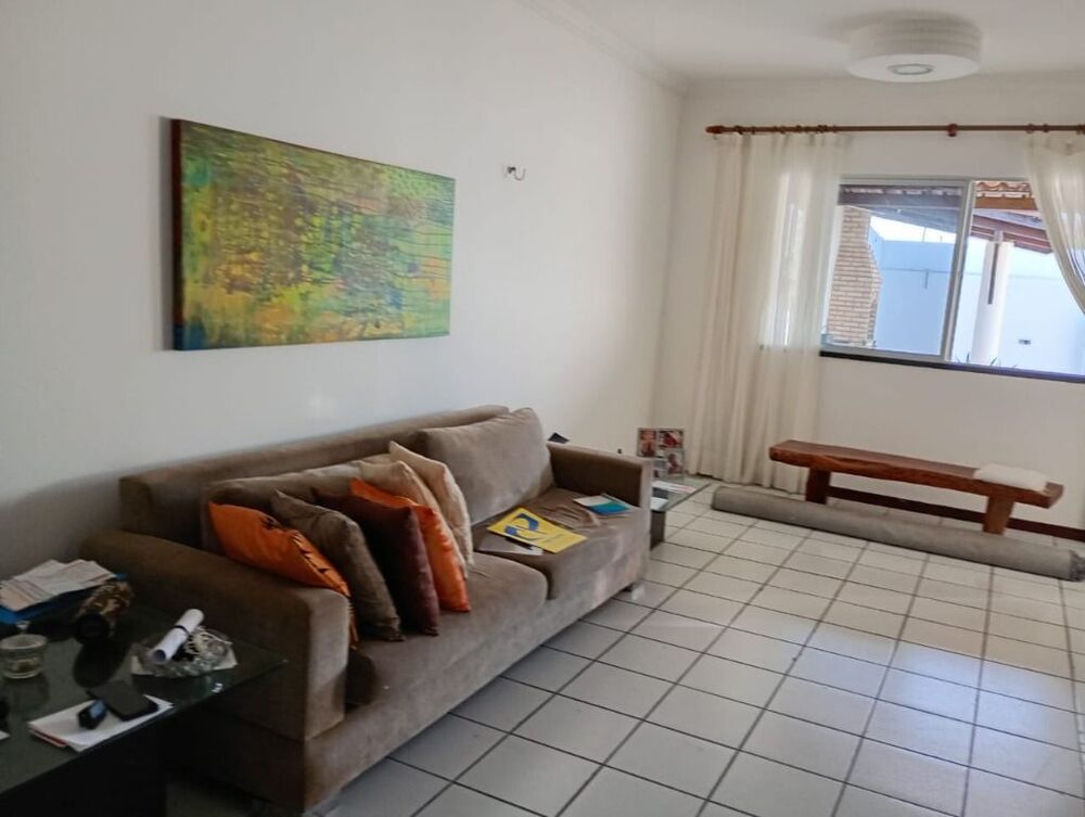 Casa à venda com 2 quartos, 105m² - Foto 1