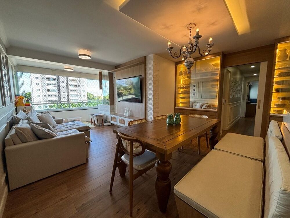 Apartamento à venda com 3 quartos, 107m² - Foto 2