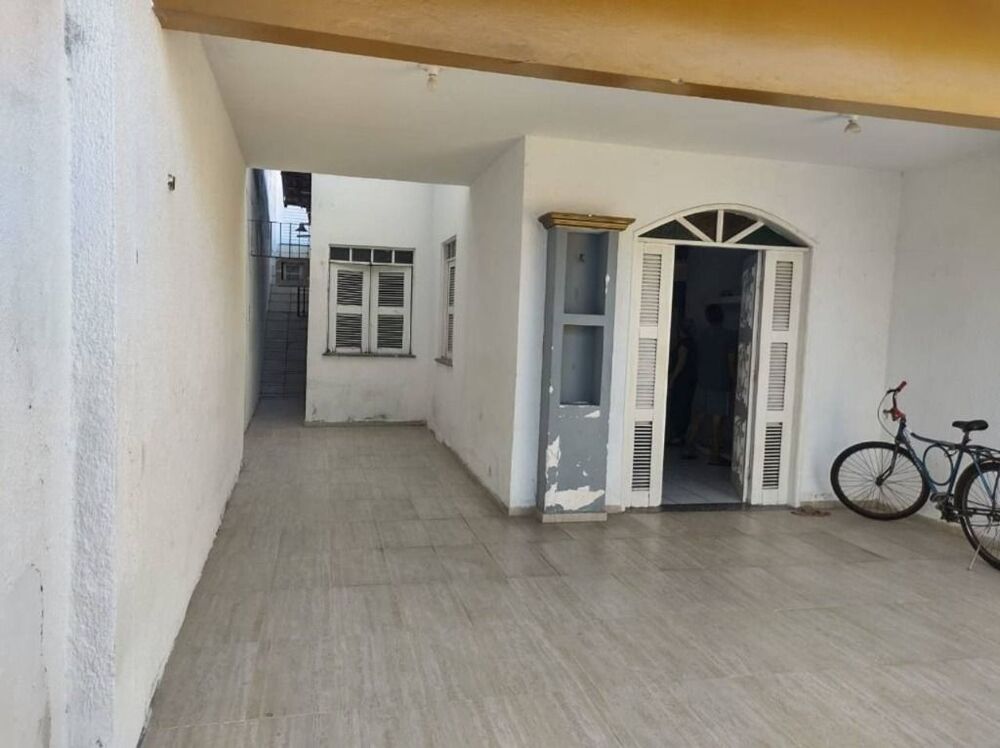 Casa à venda com 5 quartos, 250m² - Foto 3