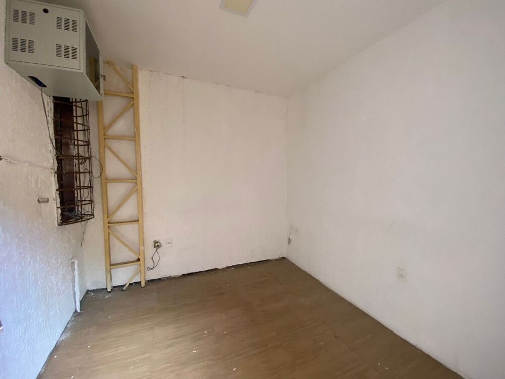Casa à venda com 7 quartos, 150m² - Foto 6