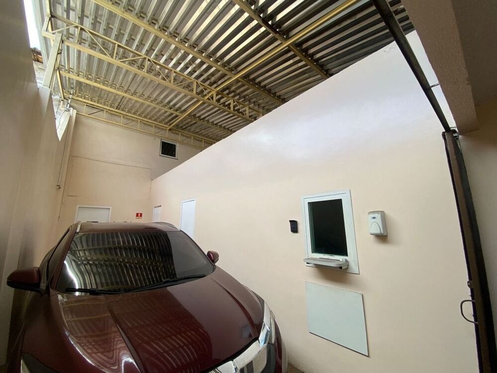 Casa à venda com 7 quartos, 150m² - Foto 2