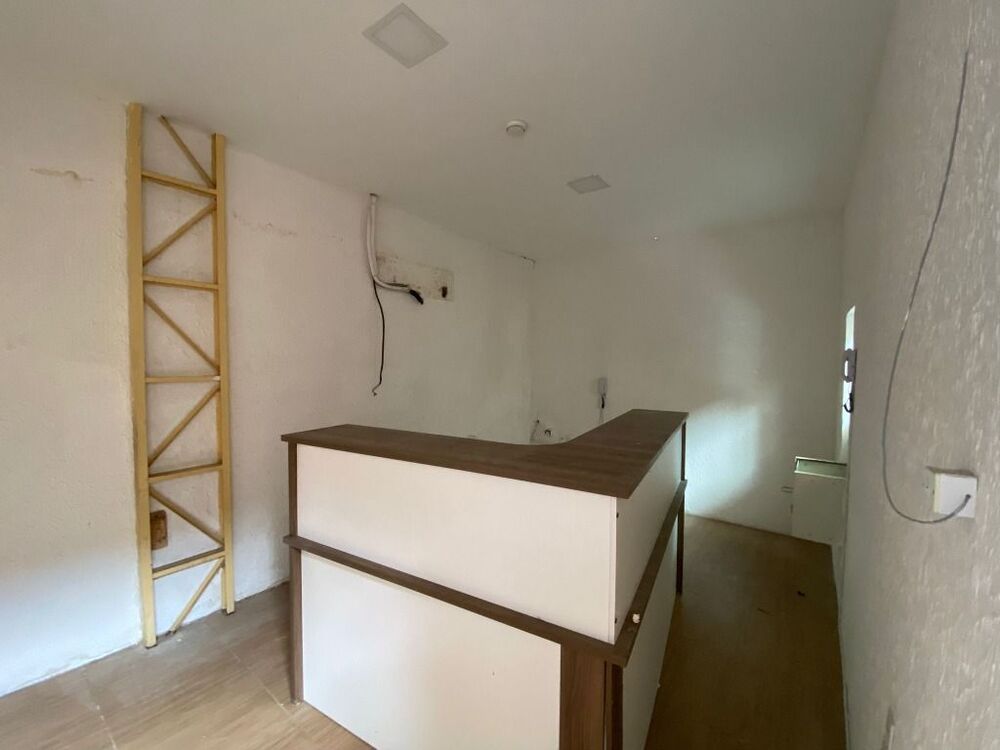 Casa à venda com 7 quartos, 150m² - Foto 4
