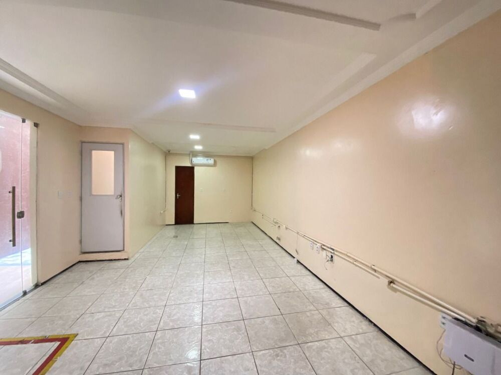 Casa à venda com 7 quartos, 150m² - Foto 11