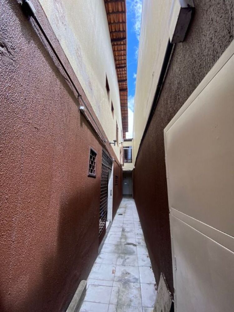 Casa à venda com 7 quartos, 150m² - Foto 16