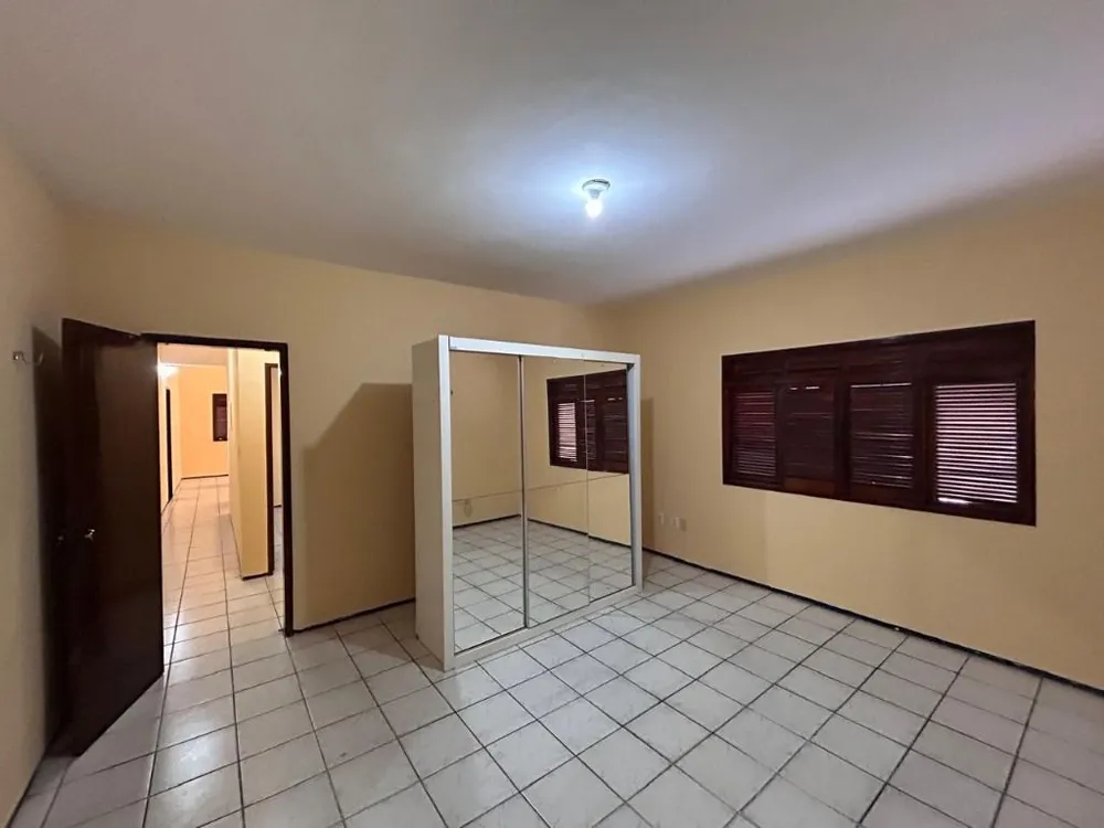 Casa, 5 quartos, 280 m² - Foto 4