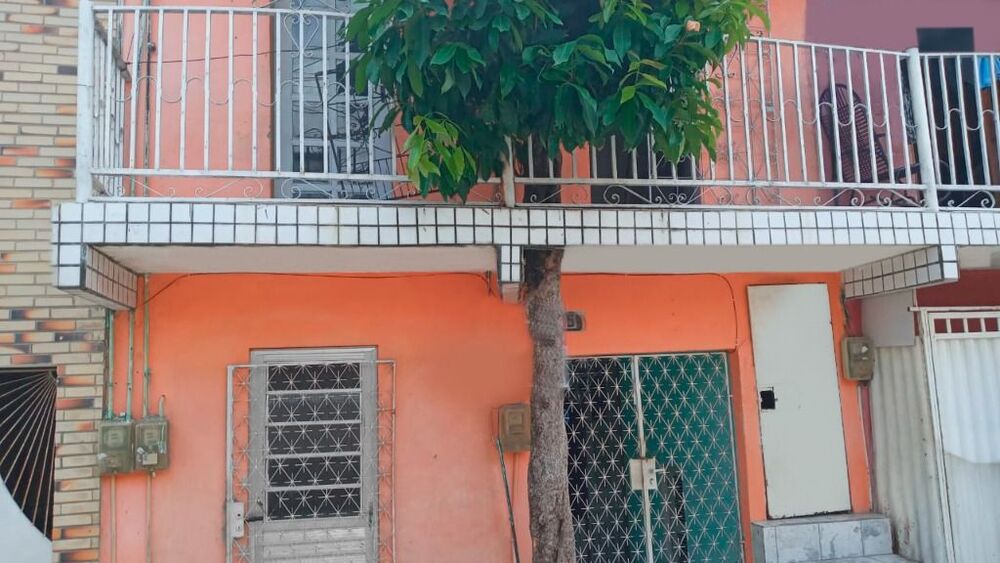 Casa à venda com 4 quartos, 140m² - Foto 1