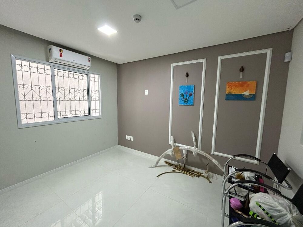 Casa à venda com 3 quartos, 324m² - Foto 18