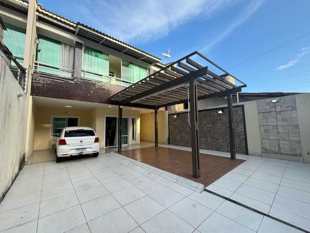 Casa à venda com 4 quartos, 130m² - Foto 1