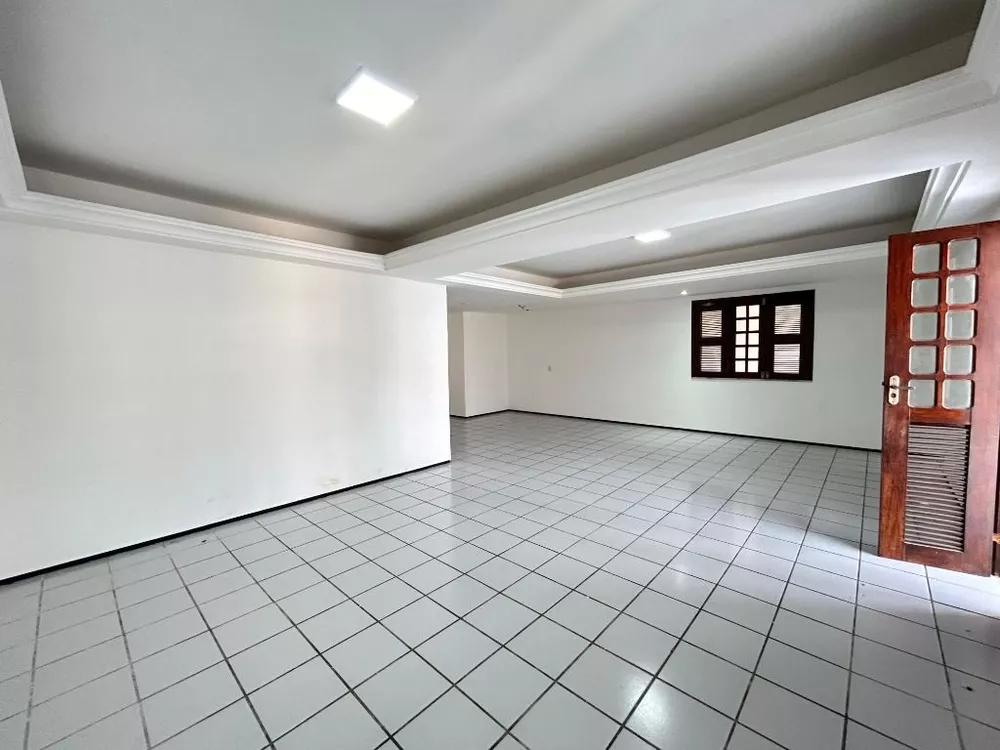 Casa, 4 quartos, 240 m² - Foto 2