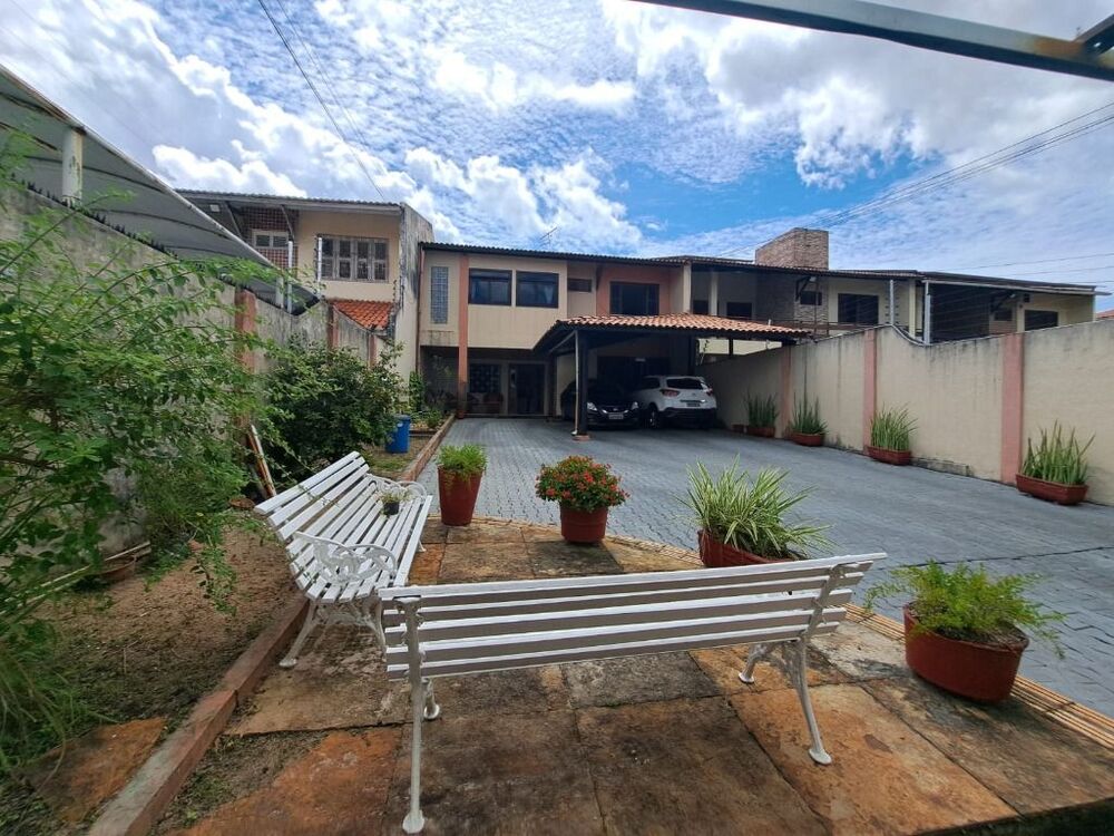 Casa, 4 quartos, 295 m² - Foto 1