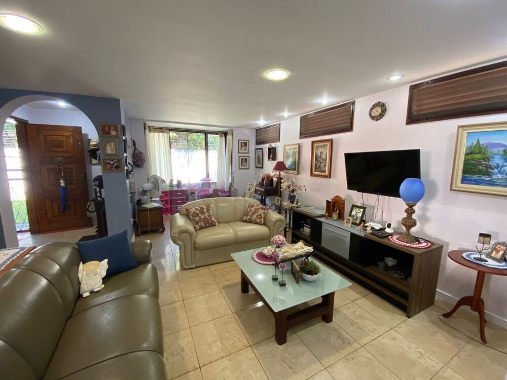 Casa à venda com 4 quartos, 300m² - Foto 9
