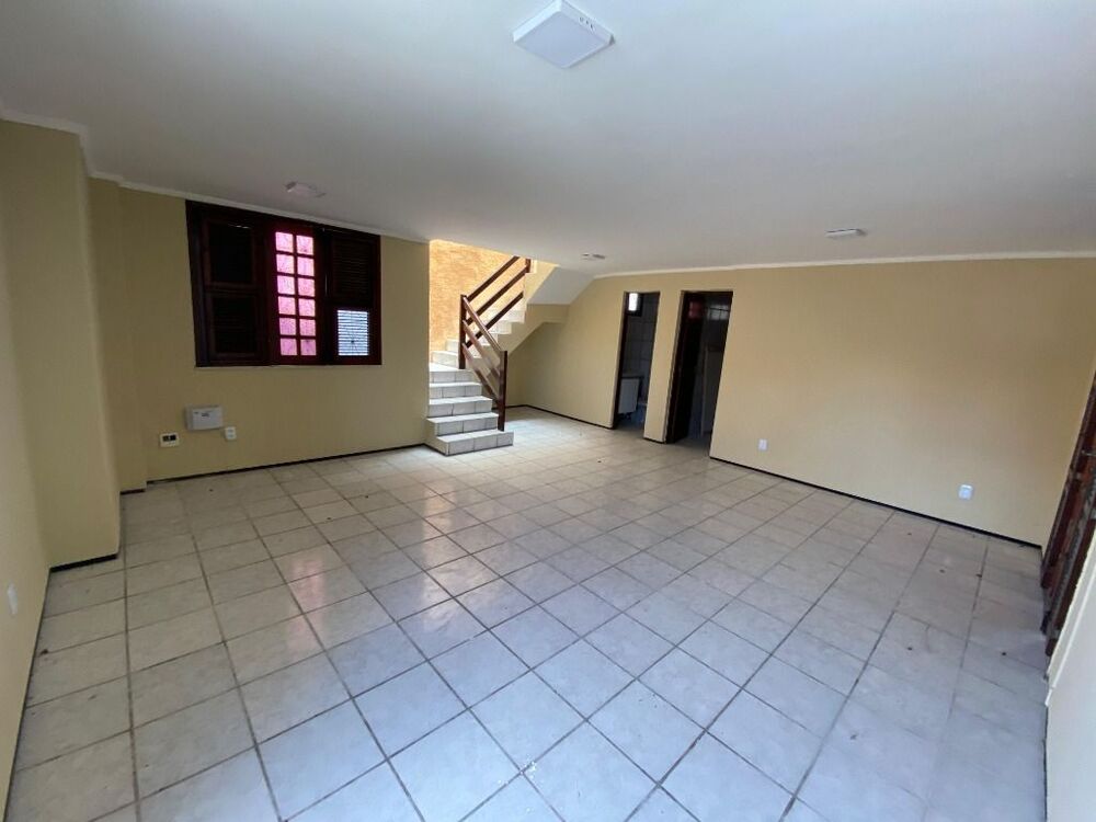 Casa à venda com 3 quartos, 156m² - Foto 4