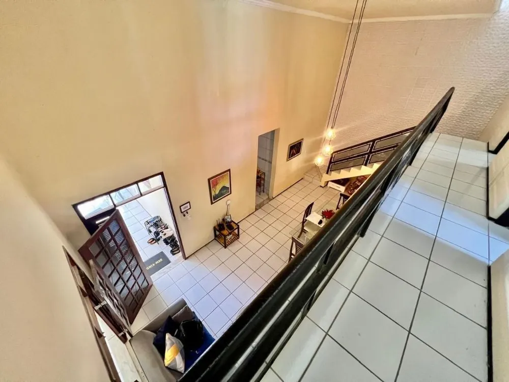 Casa, 5 quartos, 192 m² - Foto 1