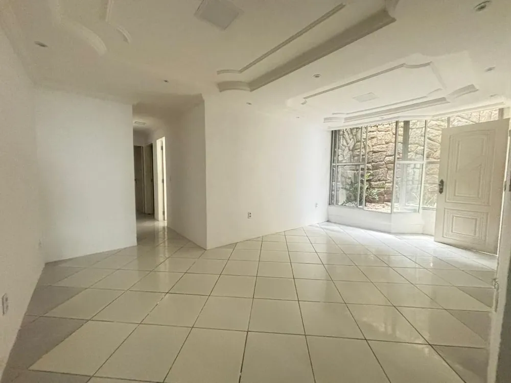 Casa, 3 quartos, 276 m² - Foto 1