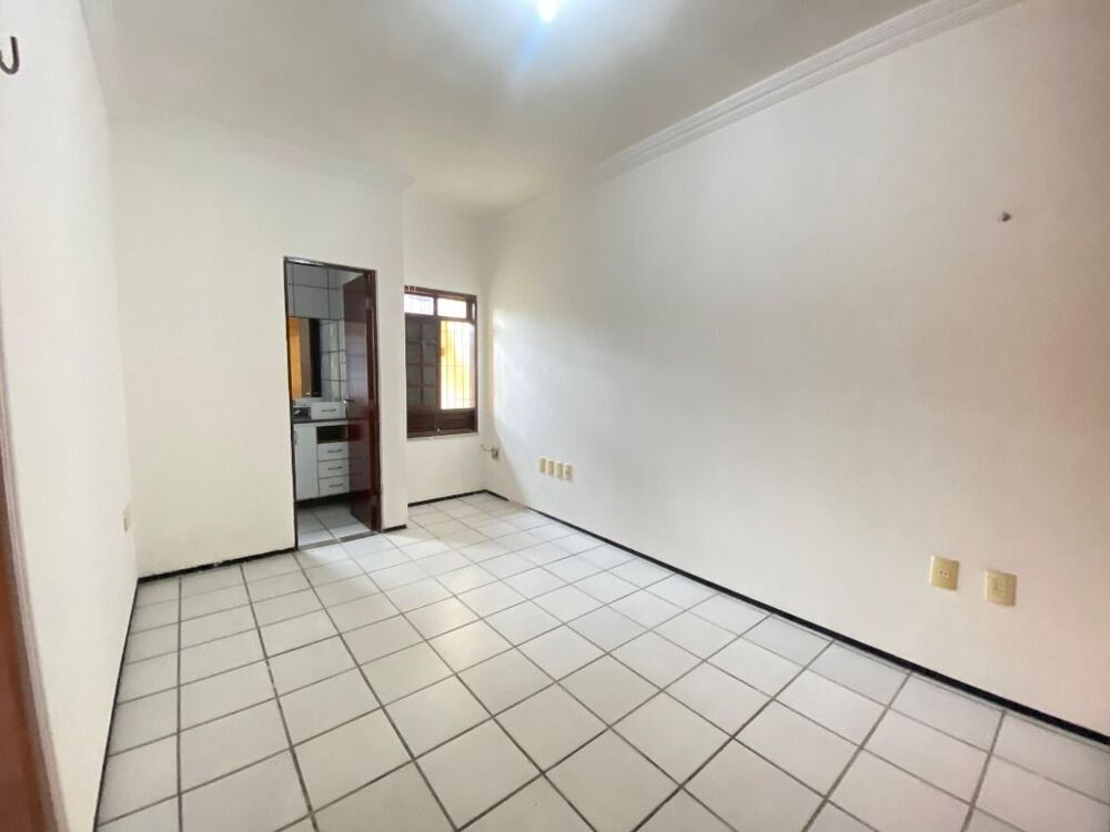 Casa à venda com 3 quartos, 90m² - Foto 10