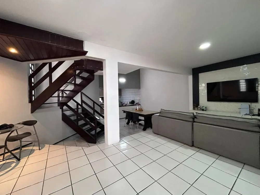 Casa, 4 quartos, 191 m² - Foto 1
