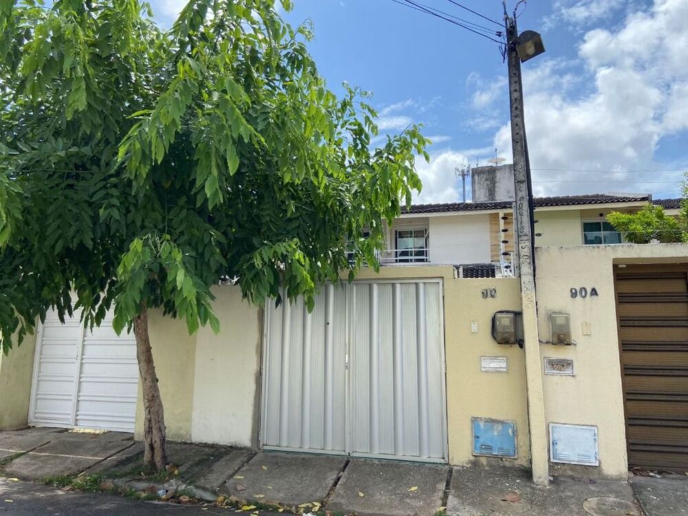 Casa à venda com 3 quartos, 81m² - Foto 2